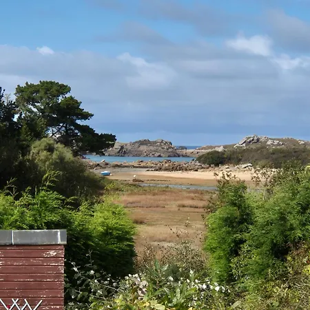 Holiday home Kerlavost Tregastel